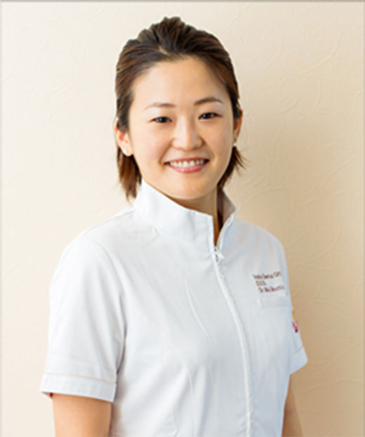 歯科医師・歯学博士　望月 真衣